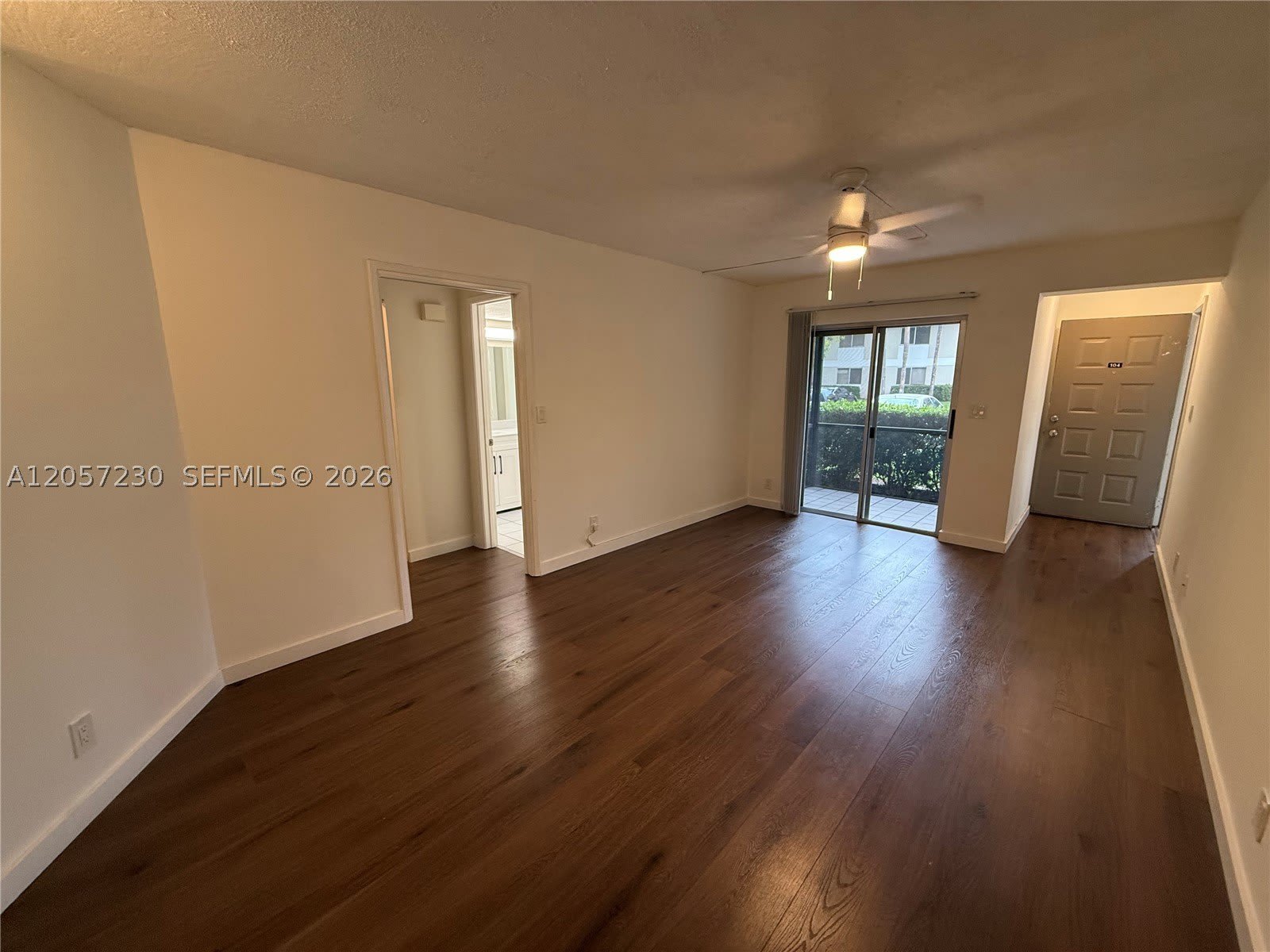 114 Gardens Dr – photo 3