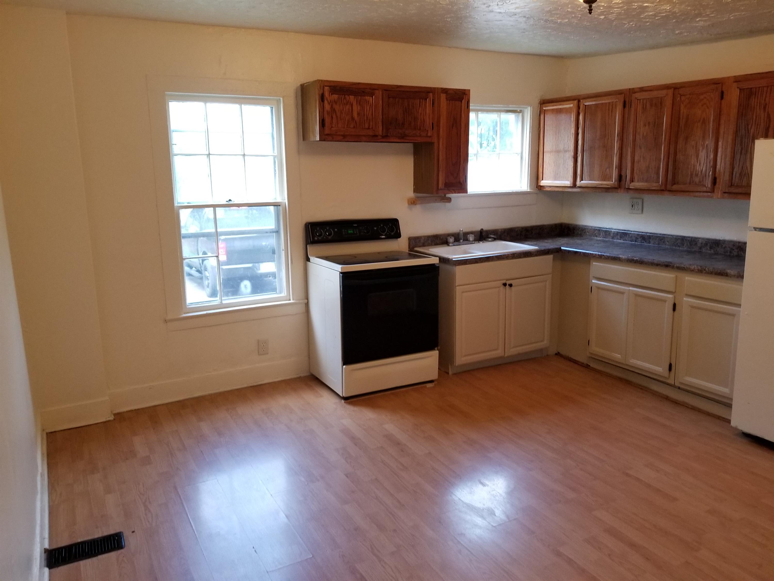 228 Canandaigua Street – photo 2