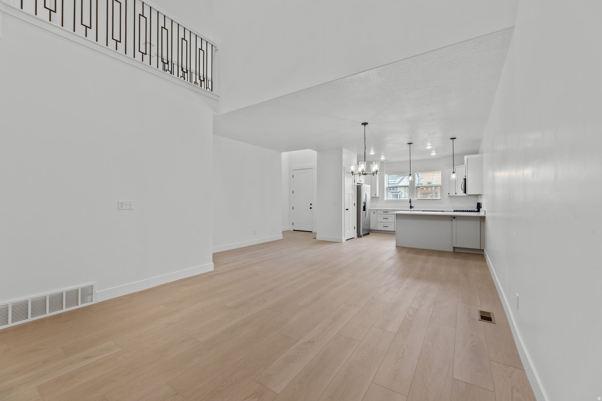 1475 W Skyline Dr – photo 4