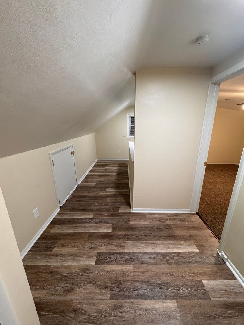 1079 North Ave. – photo 4