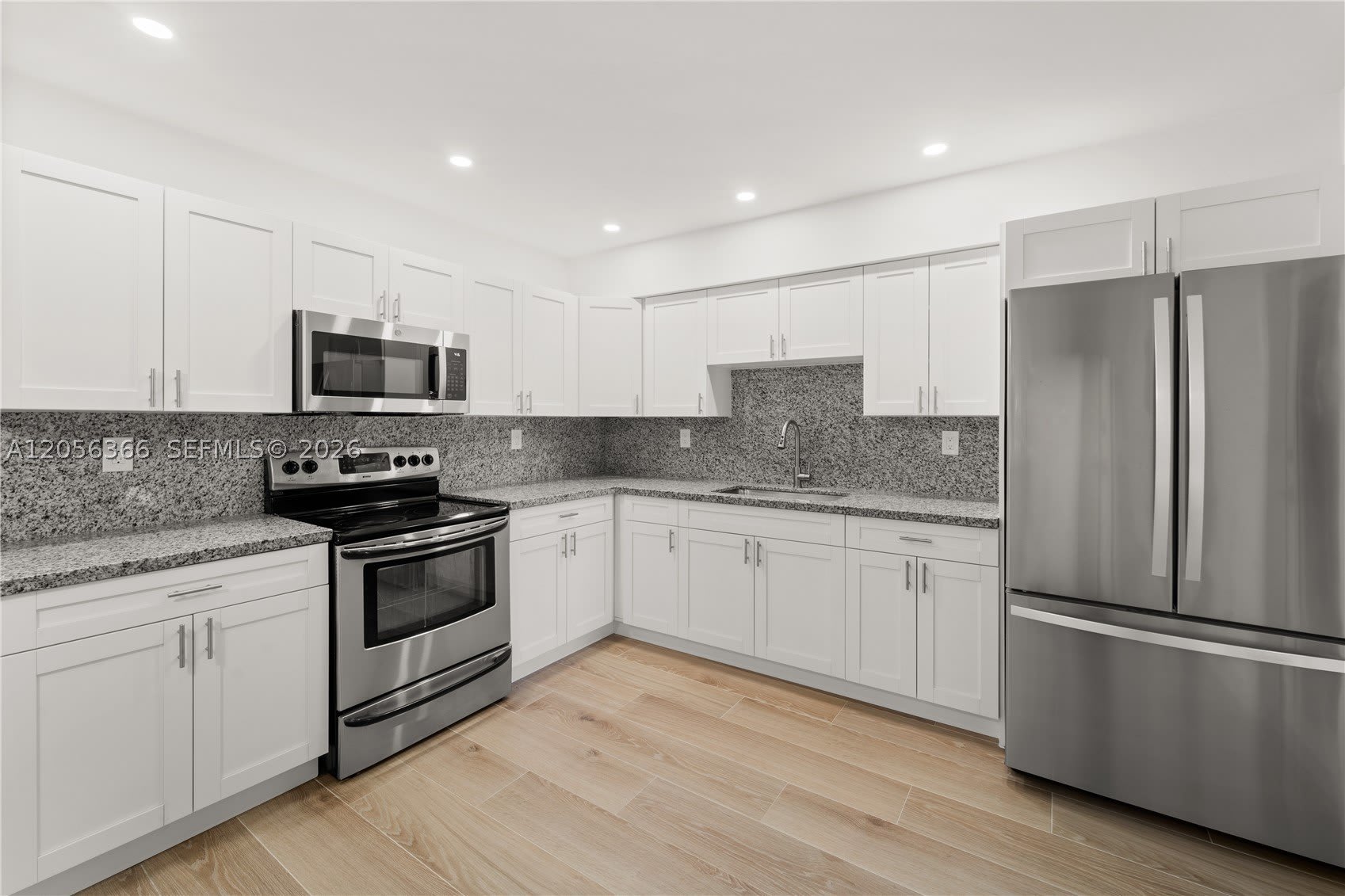 35 Nw 49Th Ave – photo 2