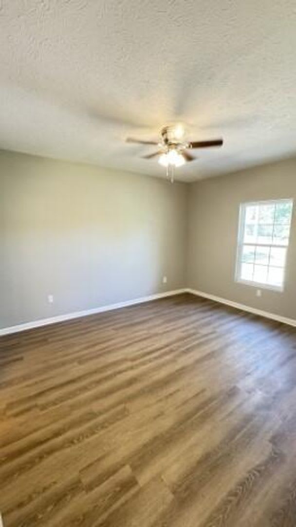 310 Parkview Ave. – photo 4