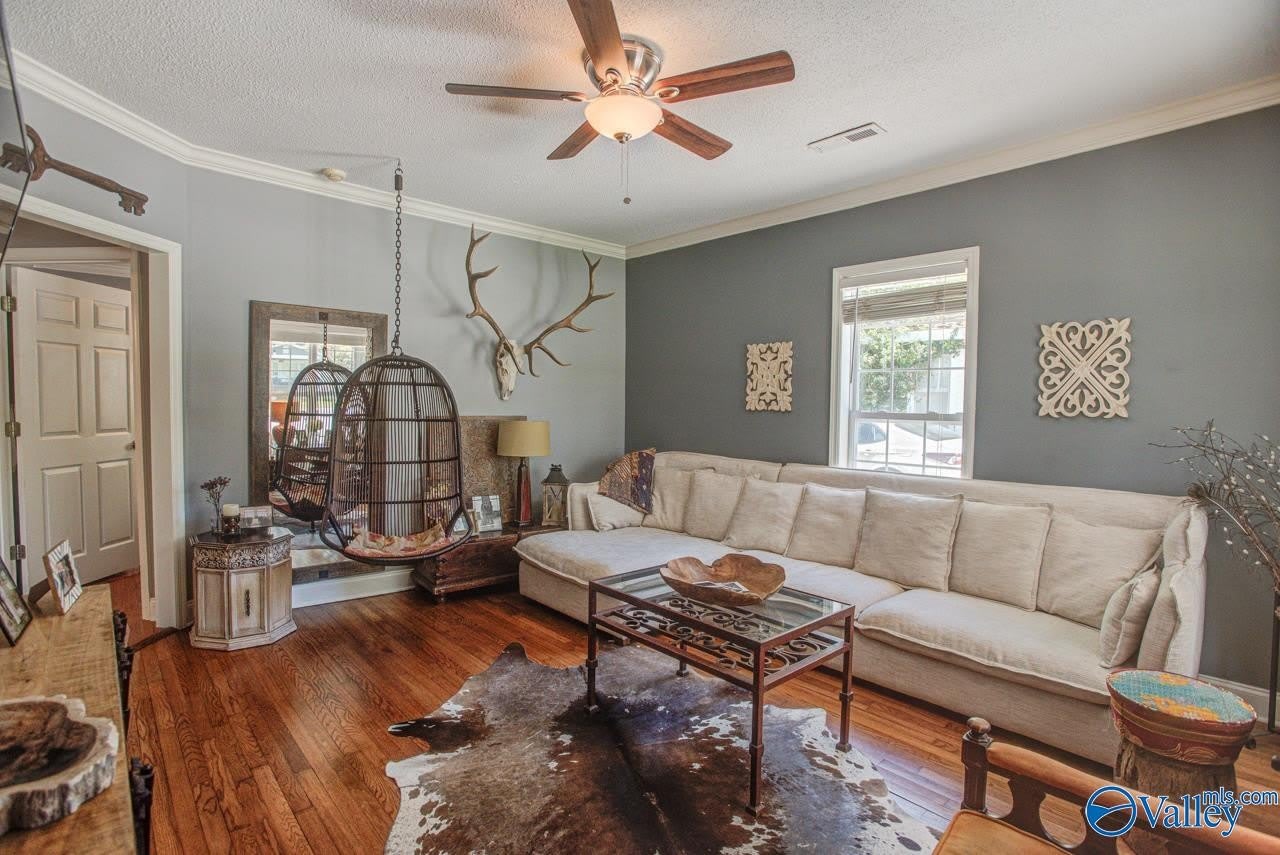 1605 McCullough Avenue NE – photo 4