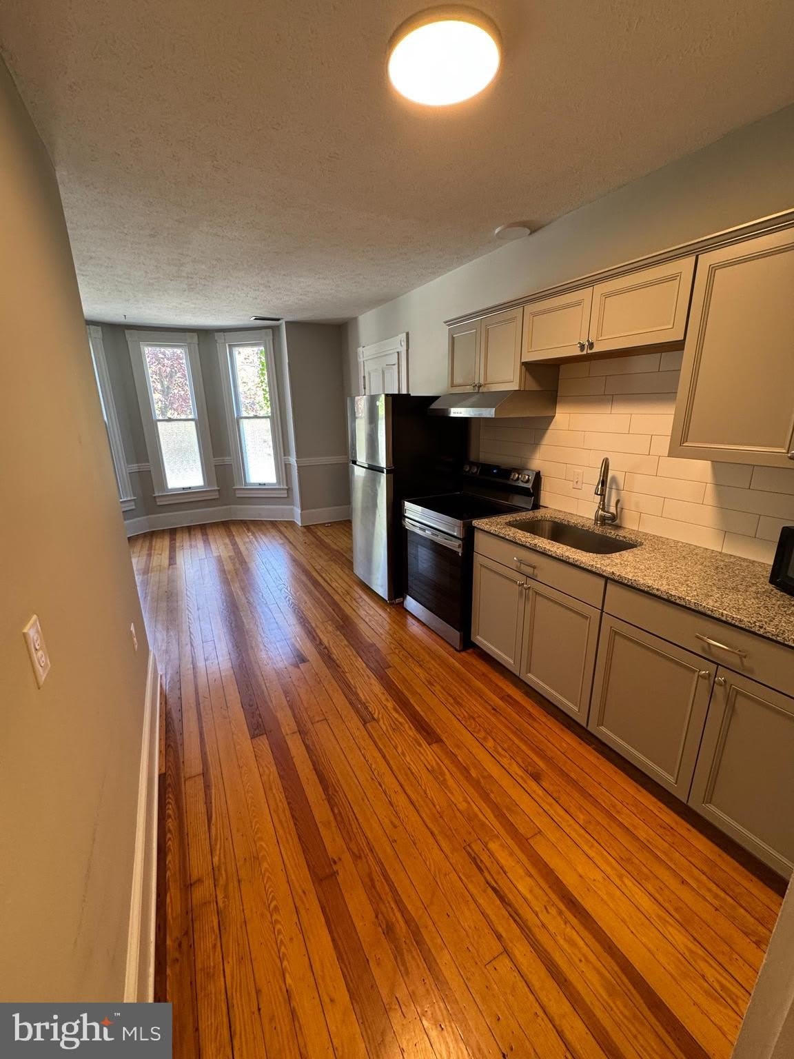 29 W LEICESTER ST – photo 5