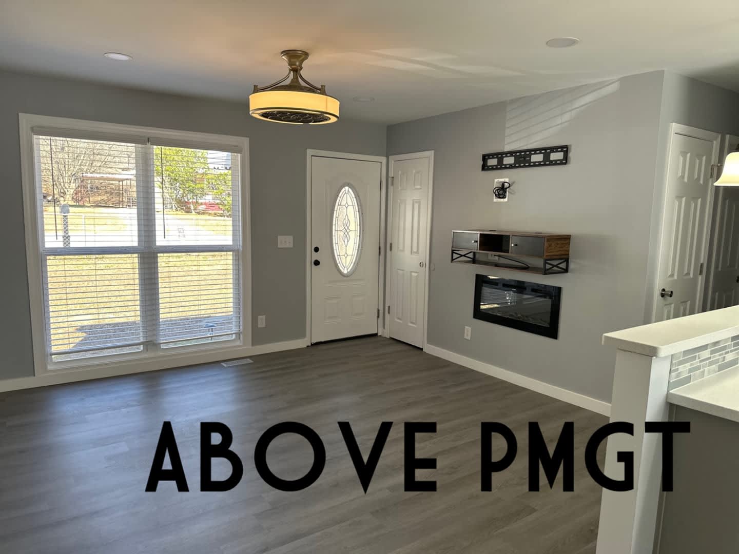In Greer completely Renovated 3 bedroom – photo 5