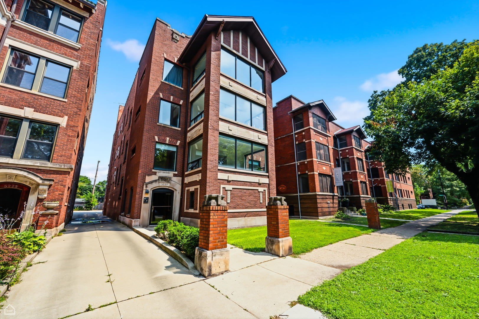 5229 S Greenwood Avenue – photo 1