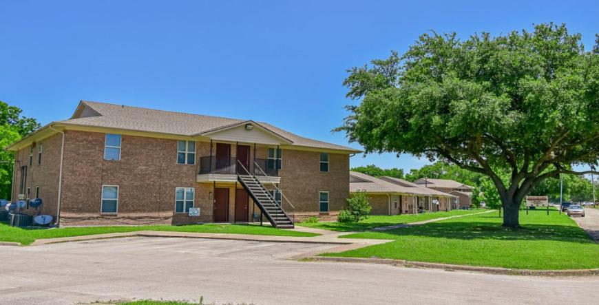 200 Daniel Dr – photo 2