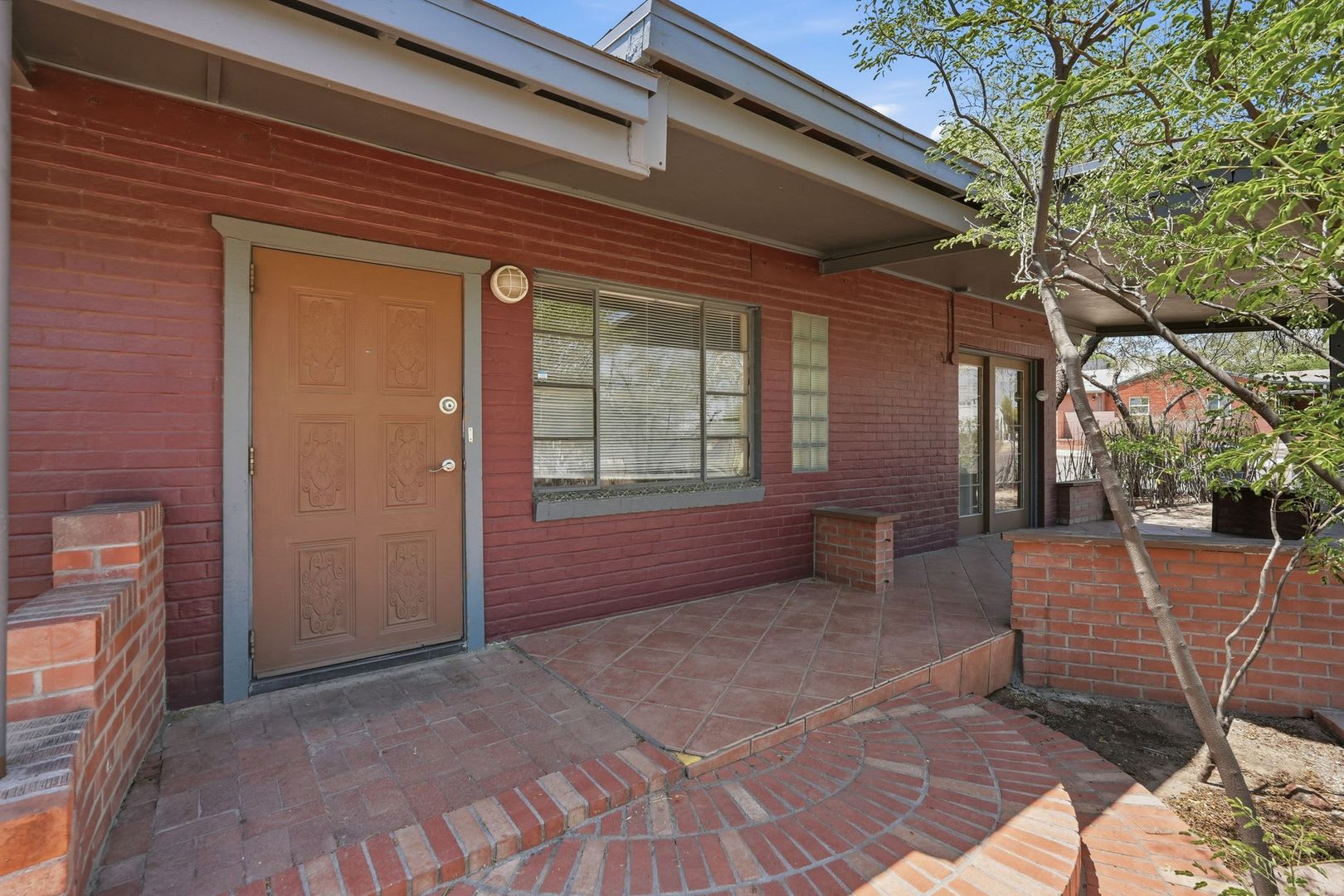 1104 E. Waverly St. – photo 3