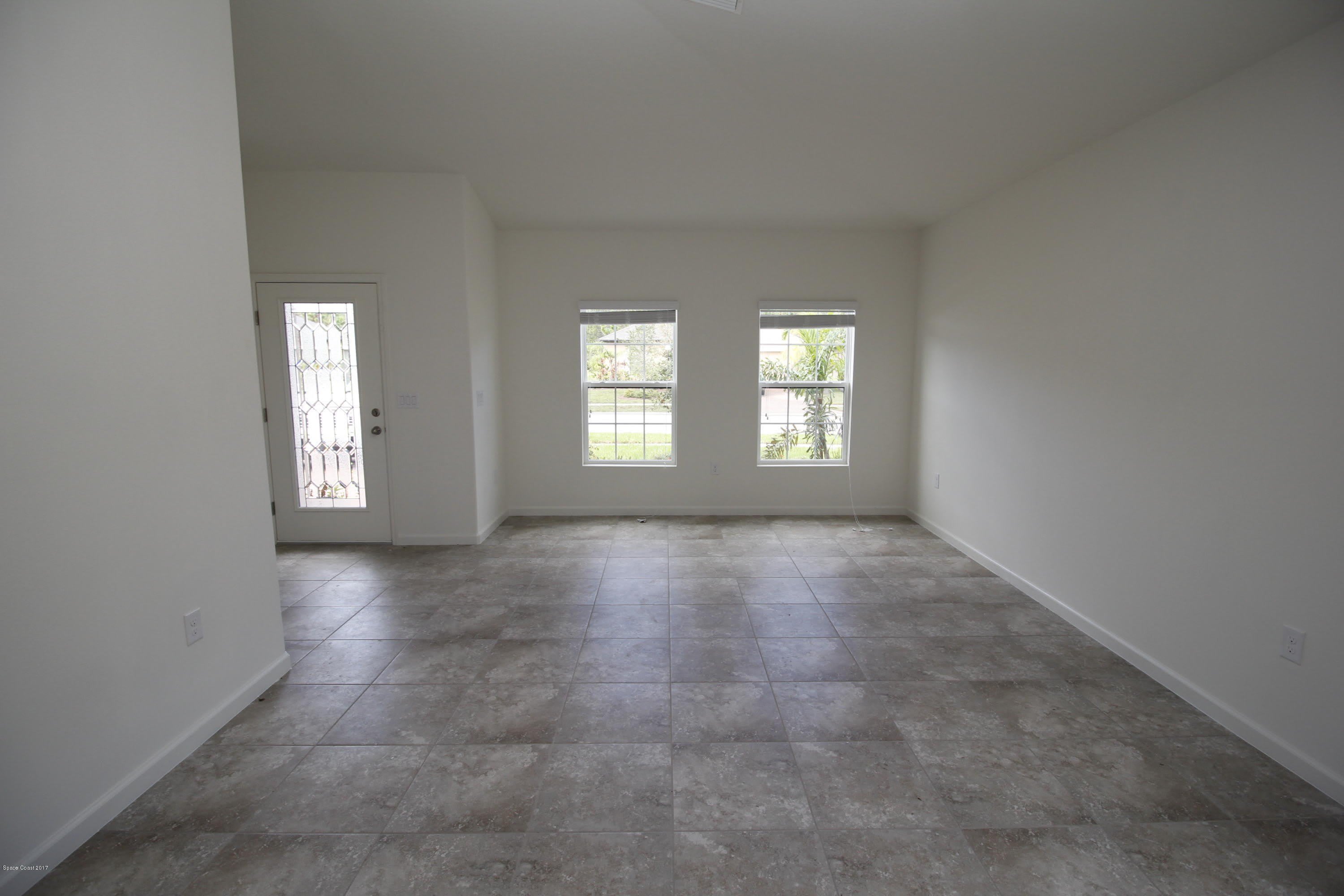 561 Dillard Drive SE – photo 2