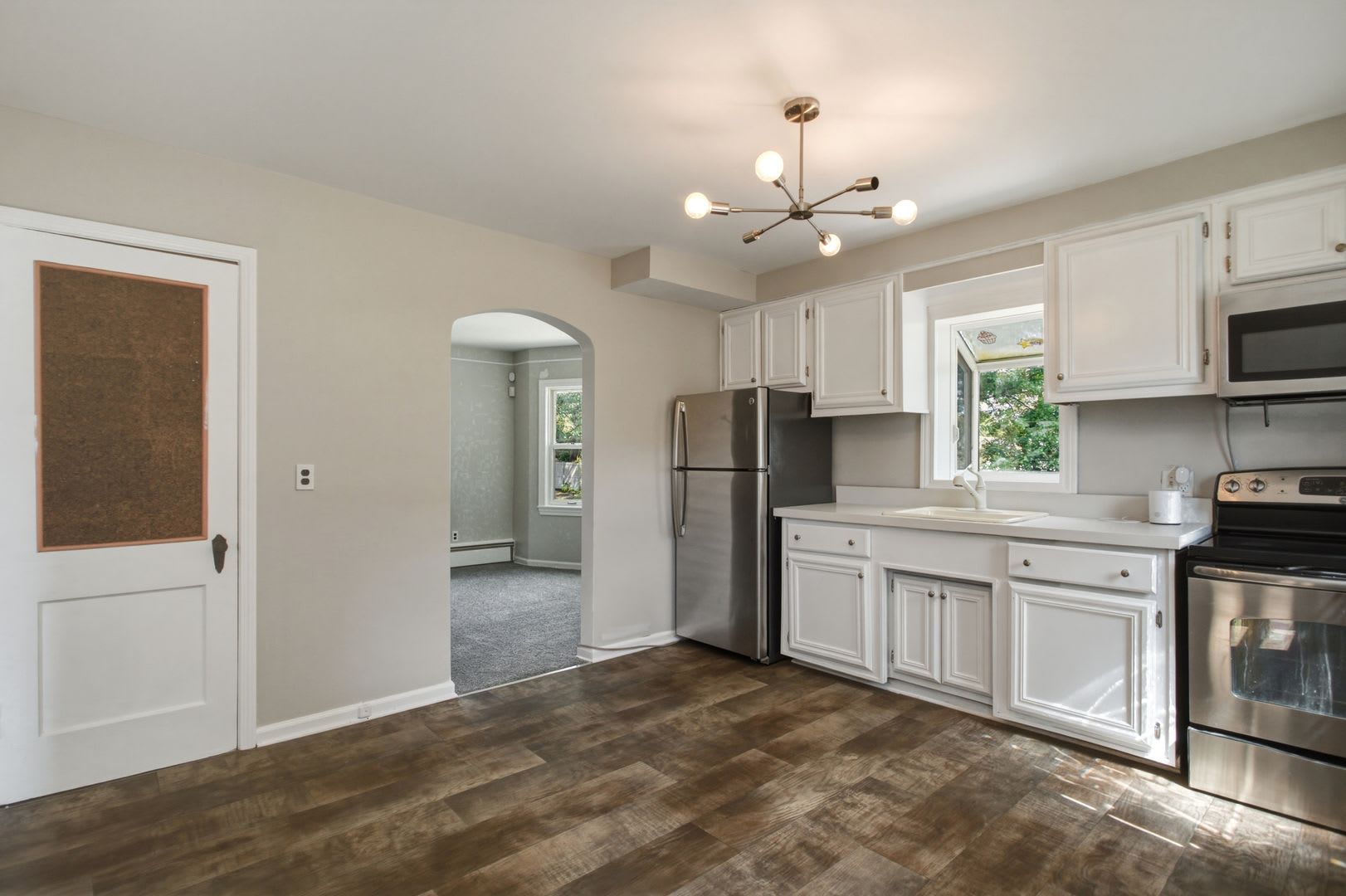 Beautiful Dearborn Heights Home – photo 2
