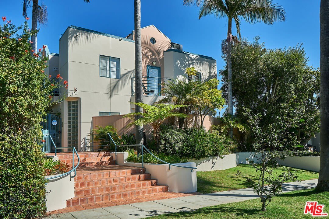 913 18TH St – photo 1
