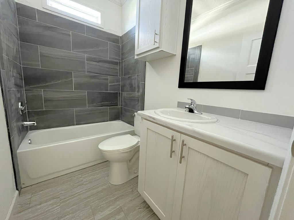 5644 Woodford St – photo 3