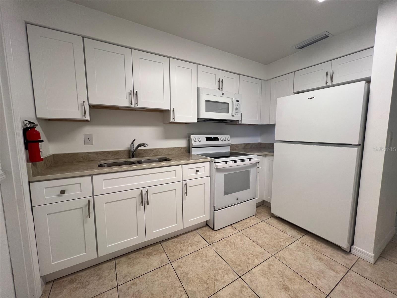 1238 WOODMERE DR – photo 4