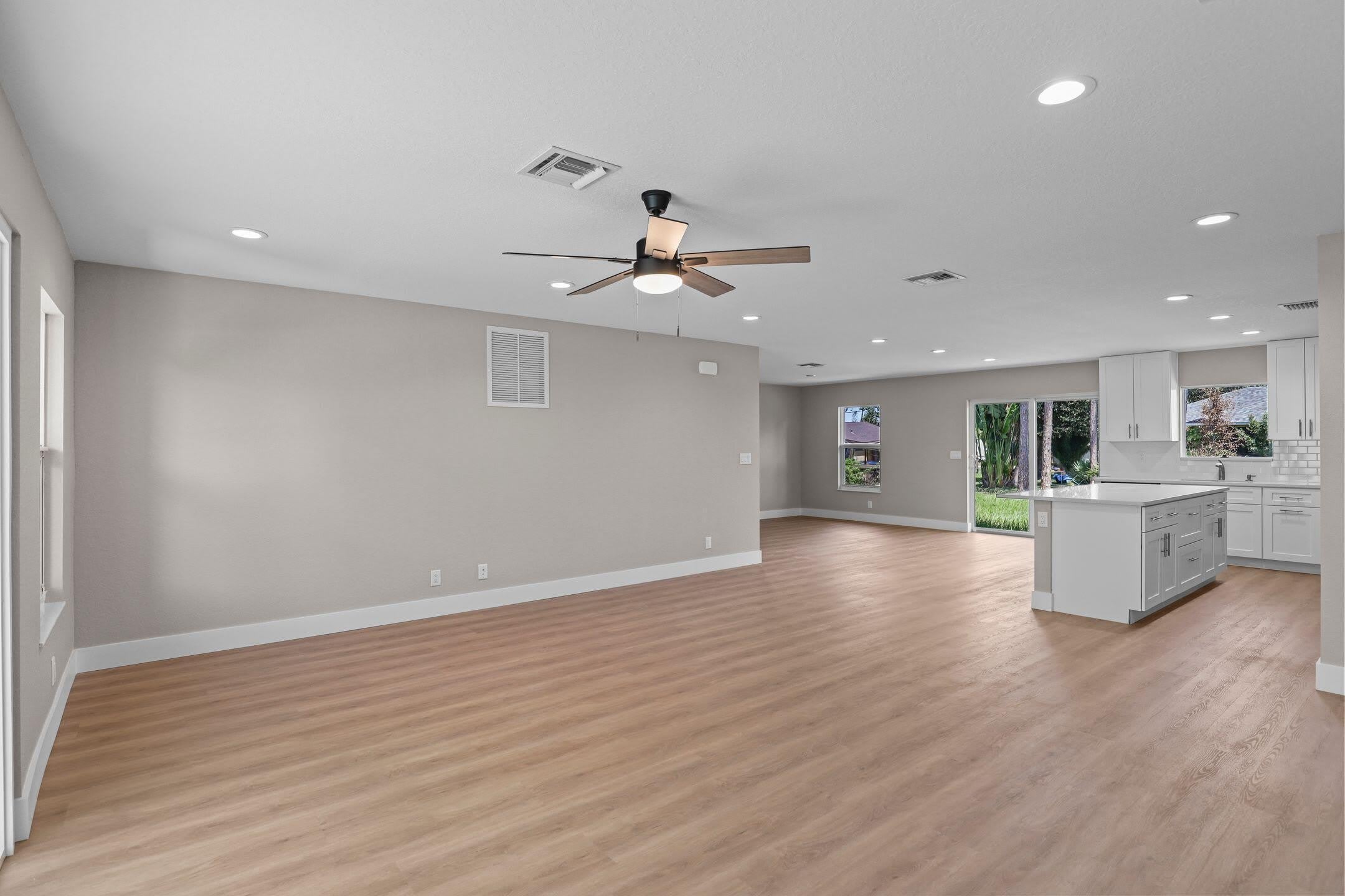 4611 SUNSET Boulevard – photo 4