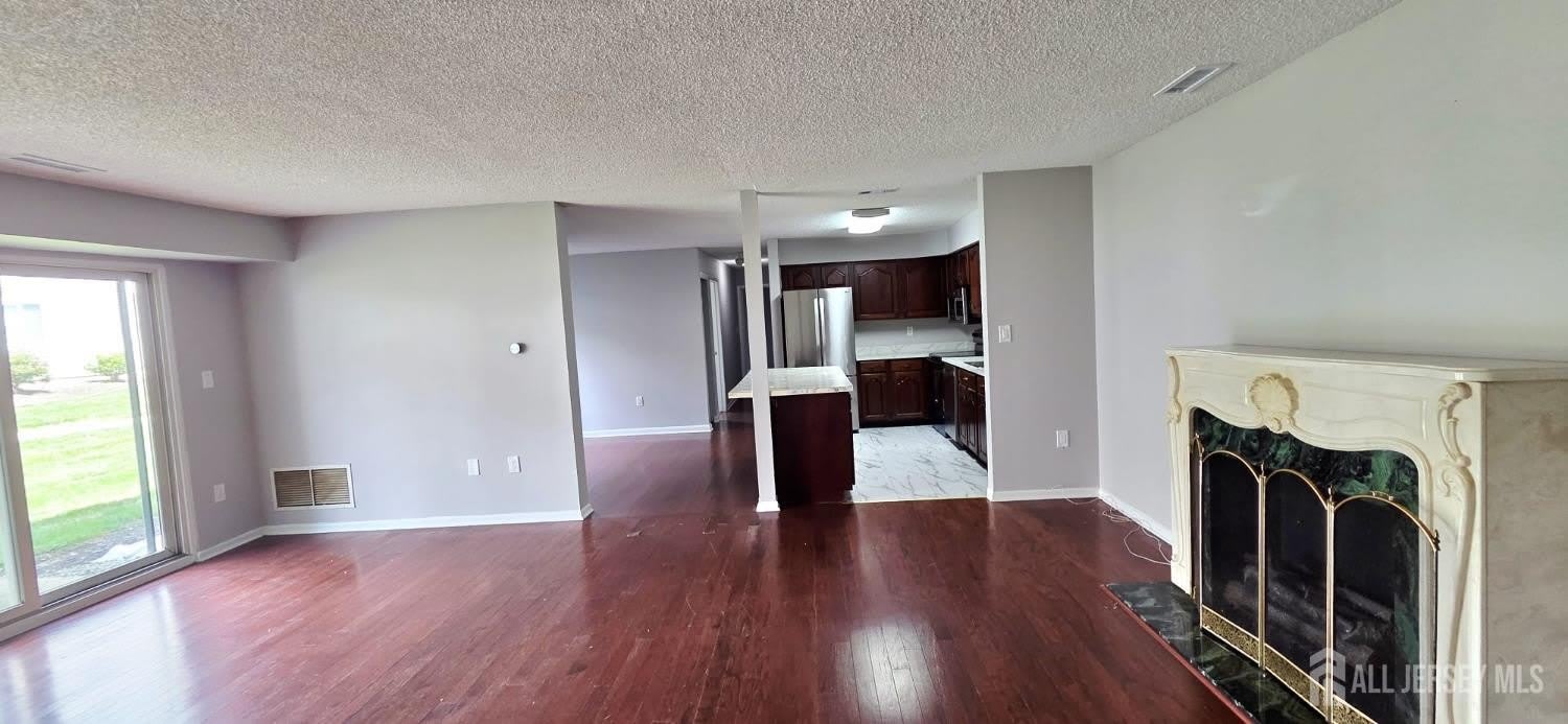 8207 Tamarron Drive – photo 5