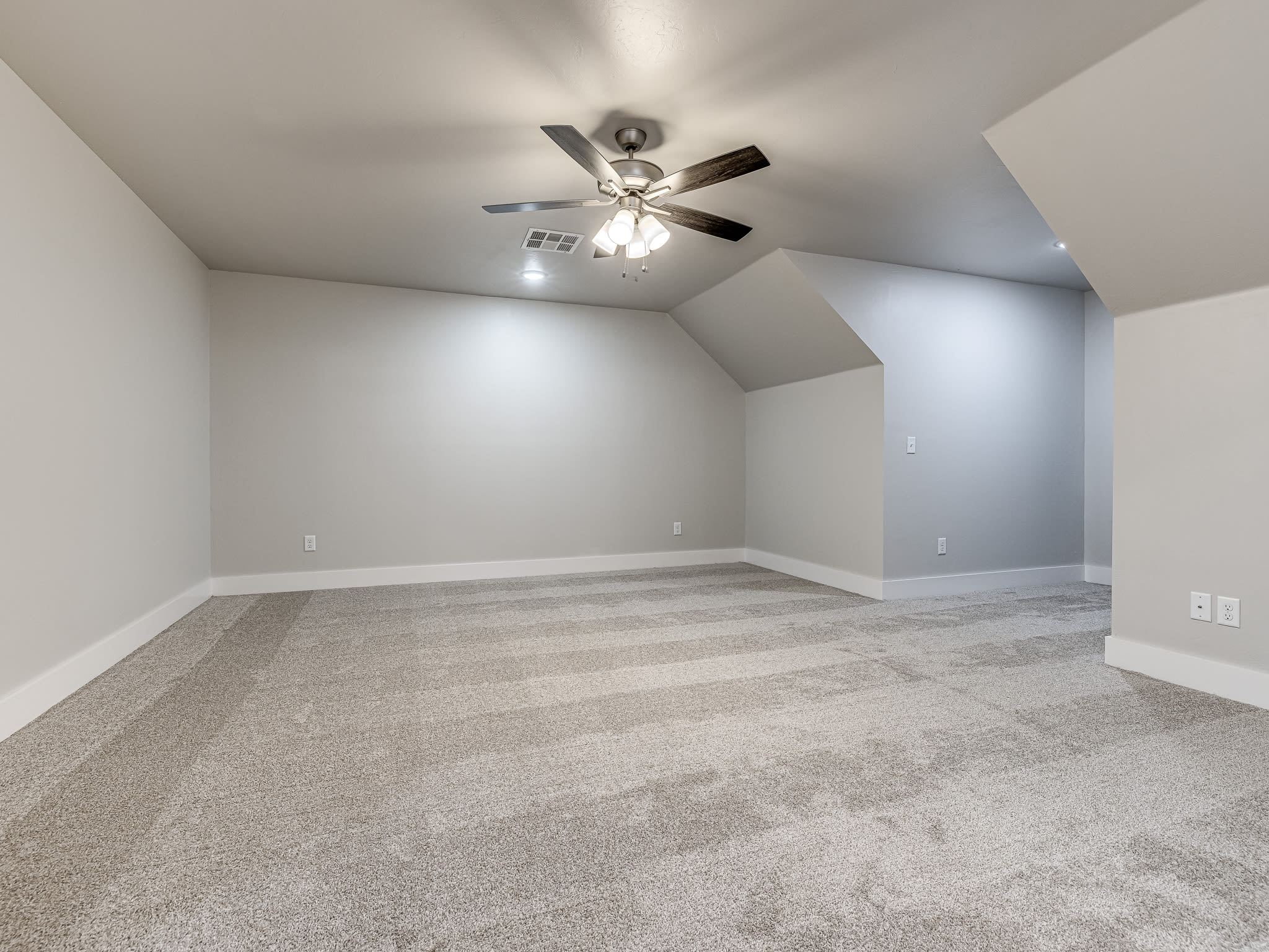 8225 Jenny Lane – photo 1