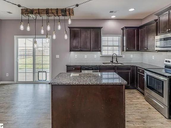 374 Hartleigh Drive – photo 2