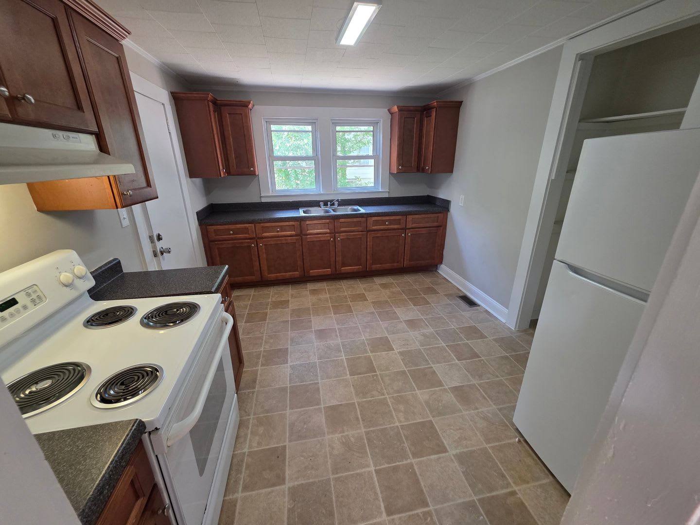 4035 Leo Street – photo 5