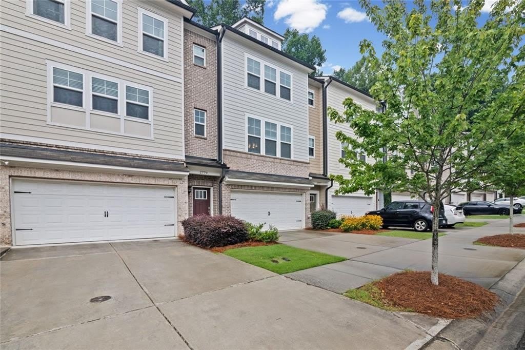 2779 White Oak Lane – photo 3