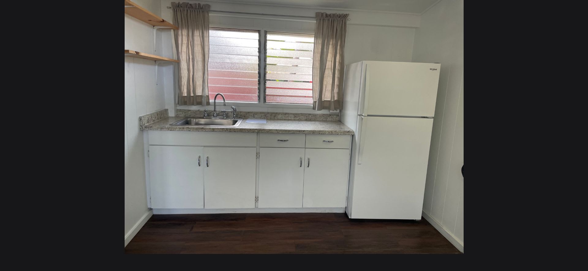 Quiet Studio, 1ba Water & Electric included $1700 – photo 3