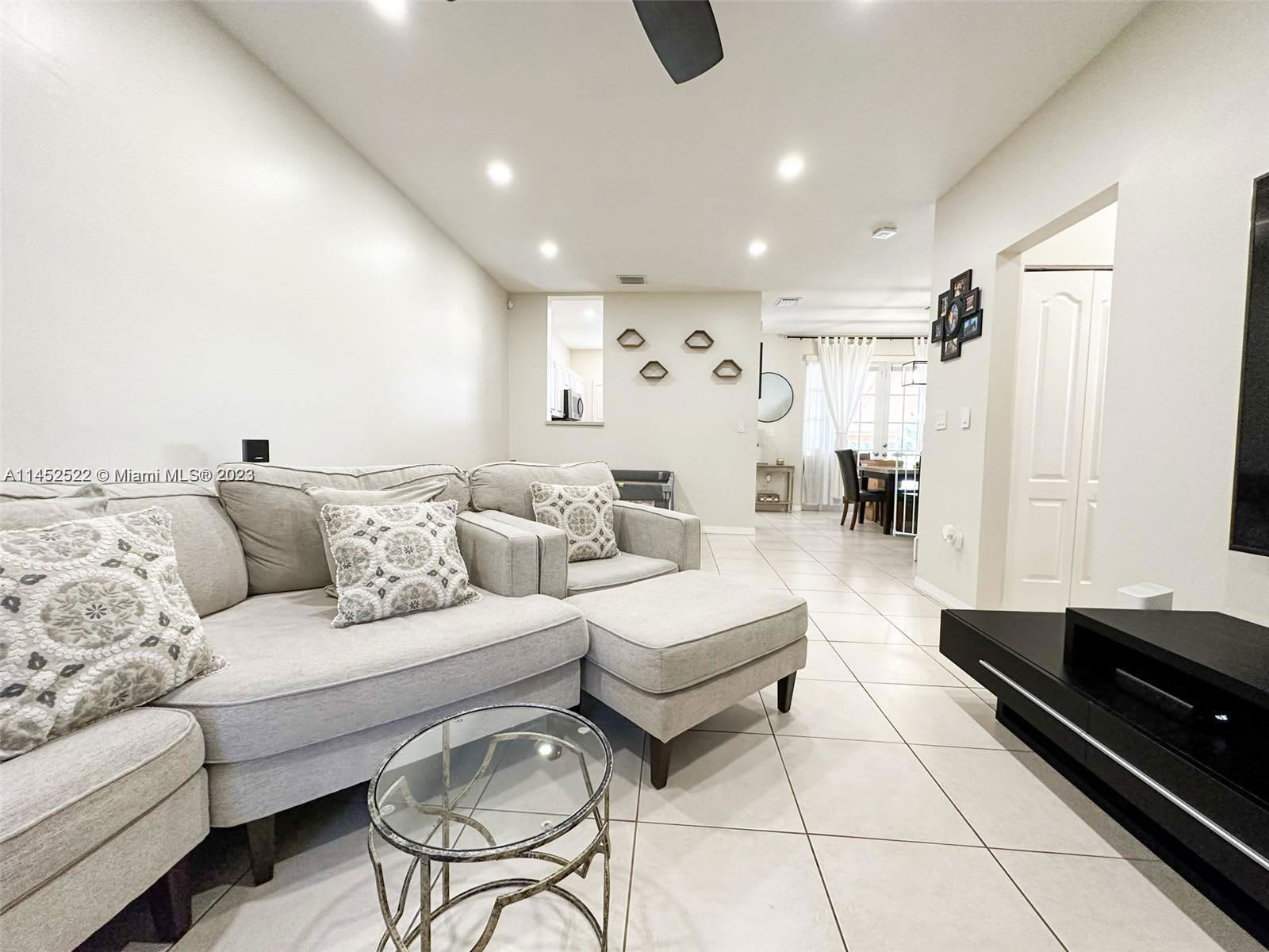 130 Riverwalk Circle – photo 2