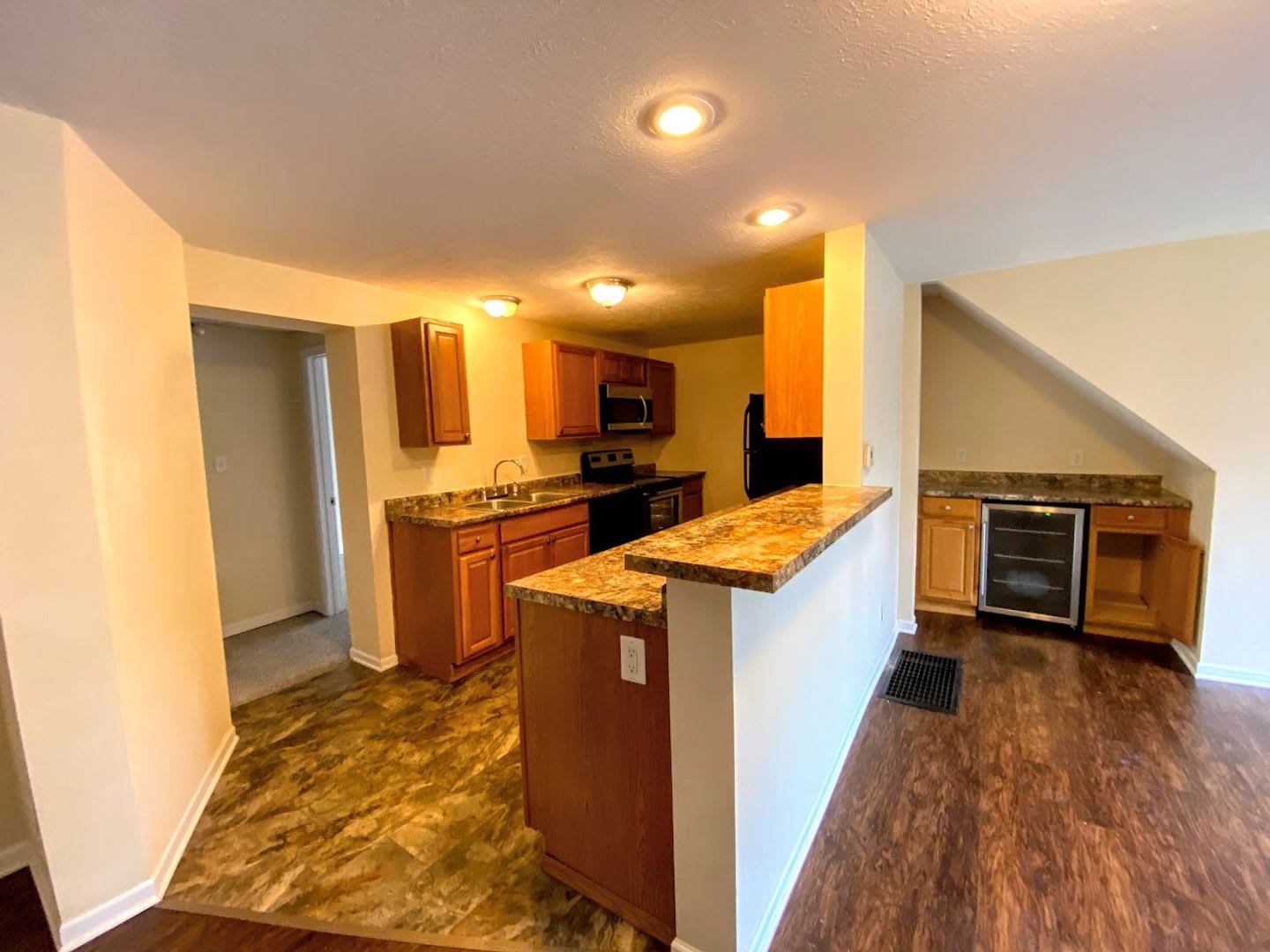 **AVAILABLE AUGUST 2027** 5 Bed 2 Bath House Downtown – photo 3