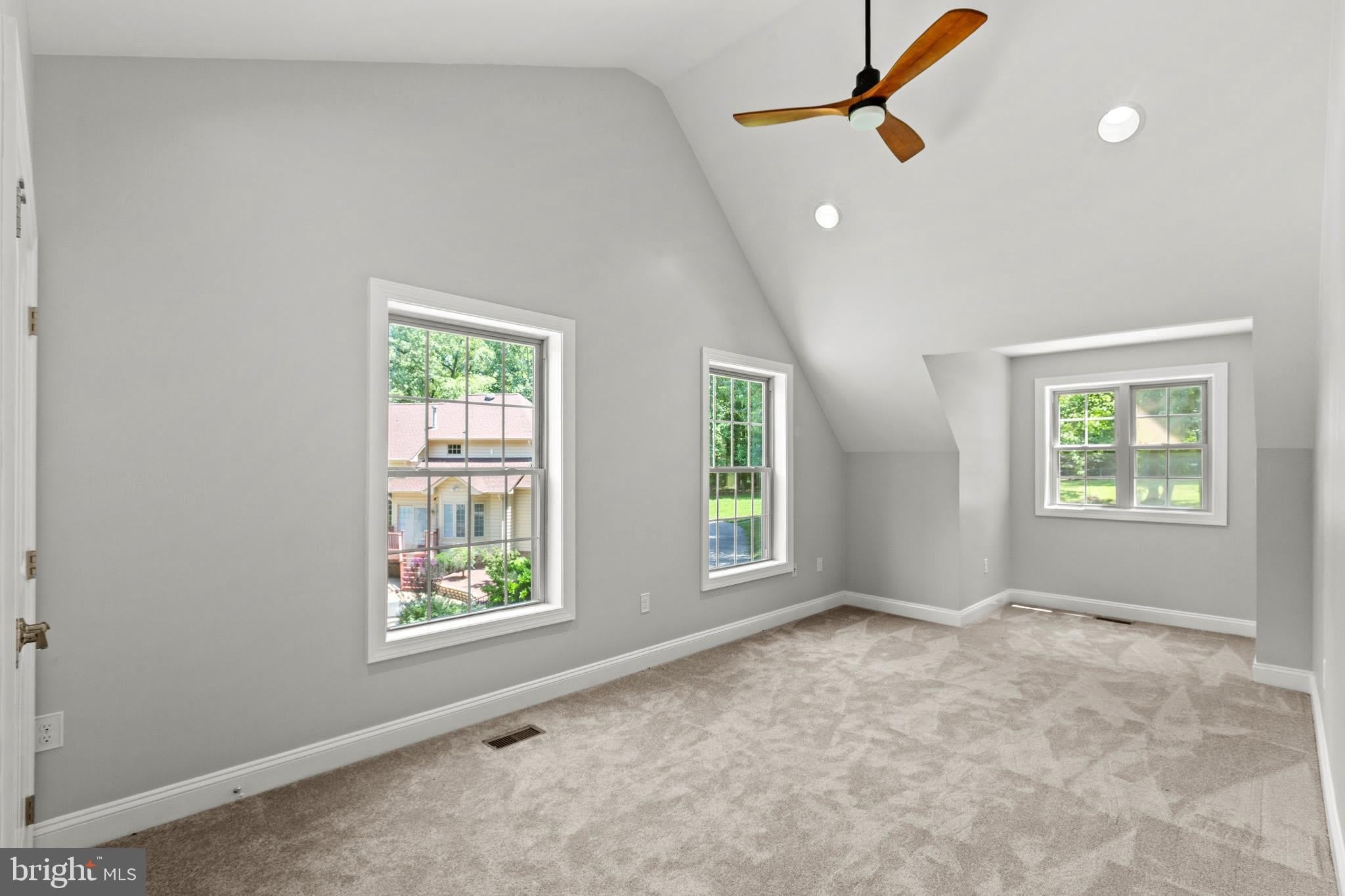 9175 DUBOIS Road – photo 4