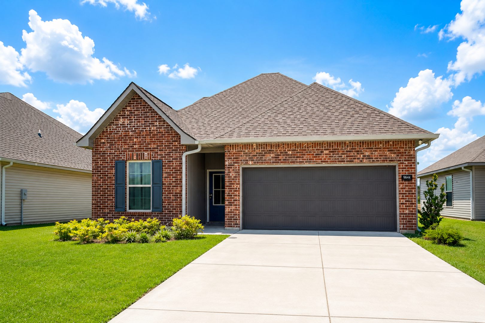 Charming 3BR/3BA Home with Garage & Fenced Yard in Denham Springs – photo 1