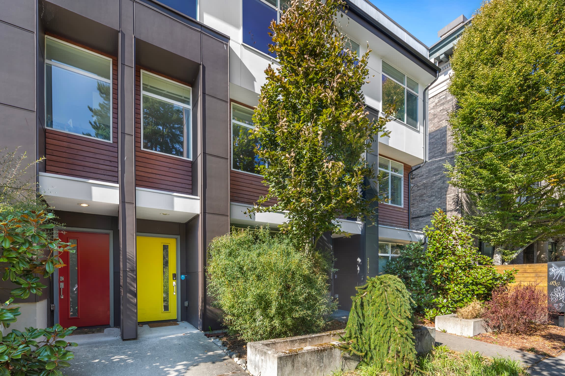209 13Th Avenue Eastunit B – photo 1
