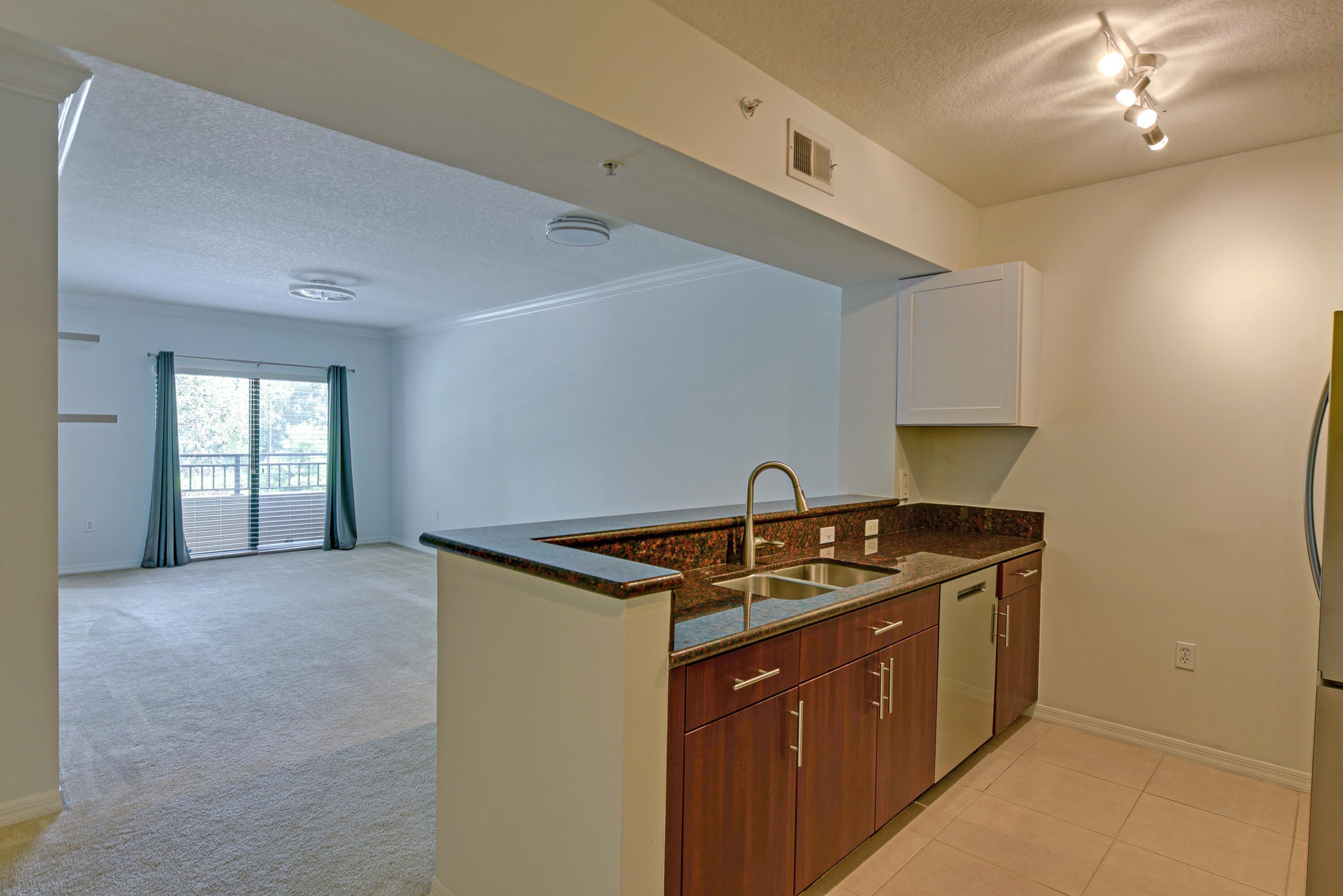 4907 Midtown Lane – photo 3