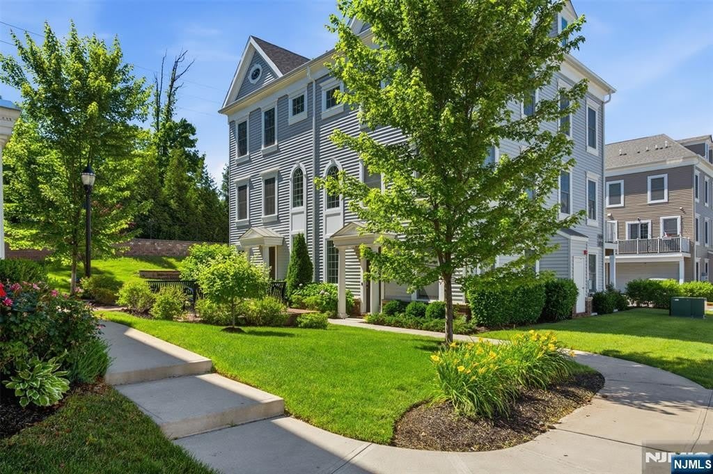 60 Roosevelt Drive – photo 2