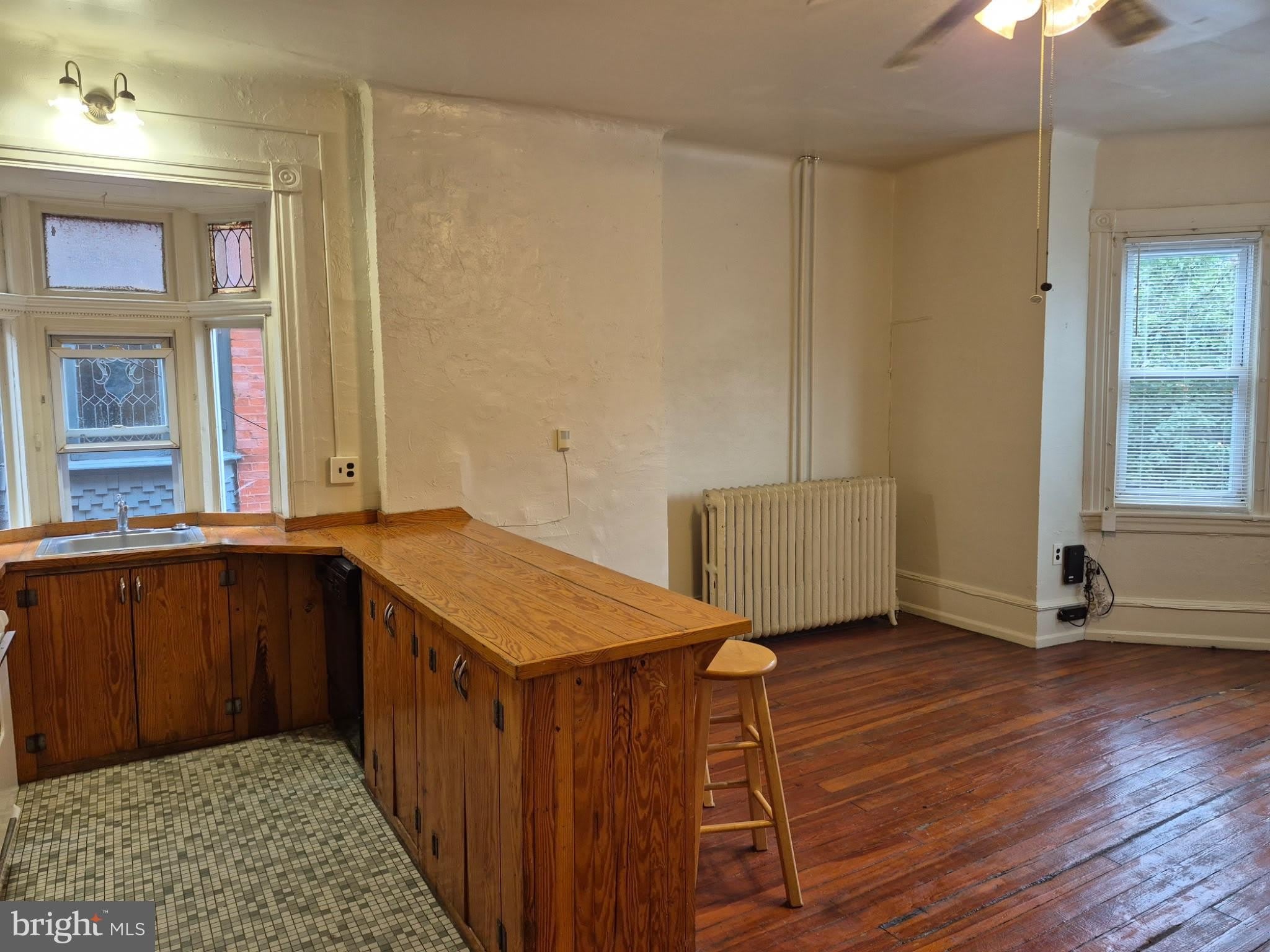 4610 CHESTER Avenue – photo 3