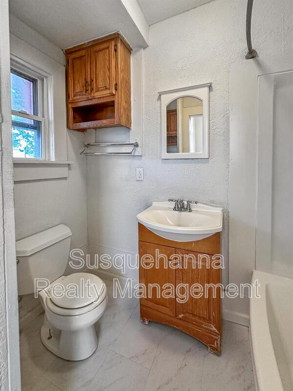 537 Woodward Street – photo 4