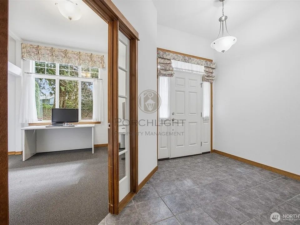 237 Creekview Crest – photo 3