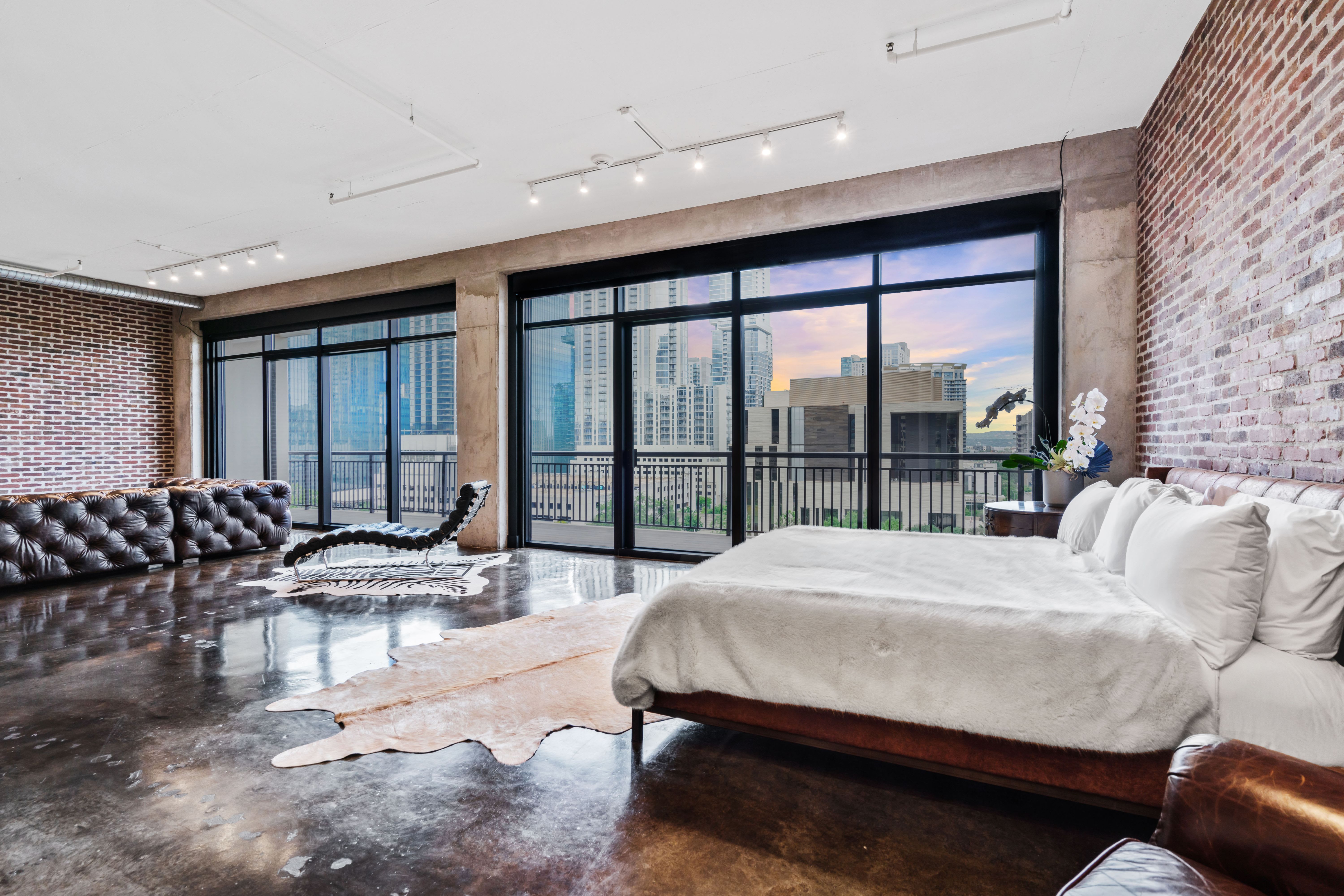 311 West 5th Street – photo 2