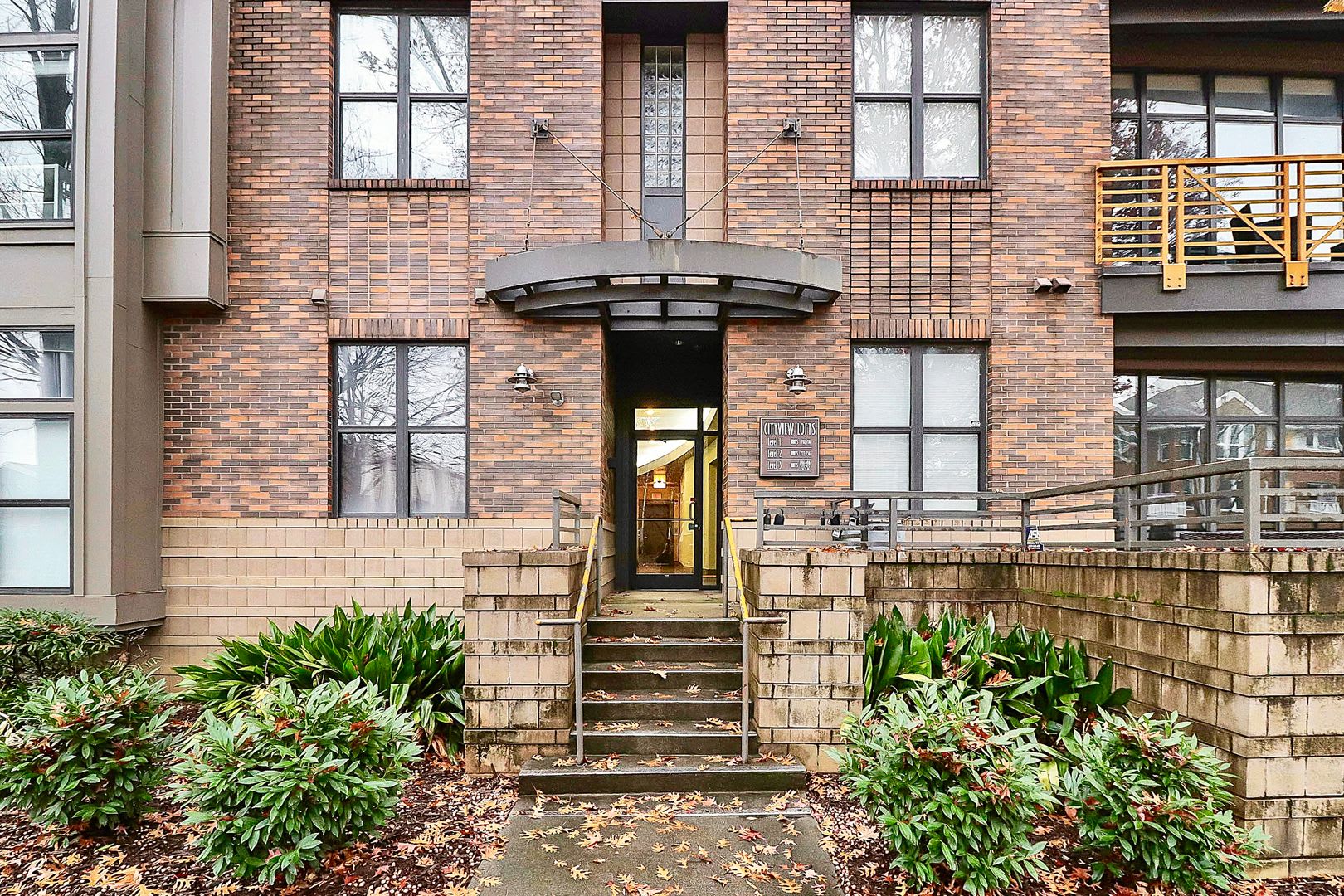 Uptown Living! – photo 1