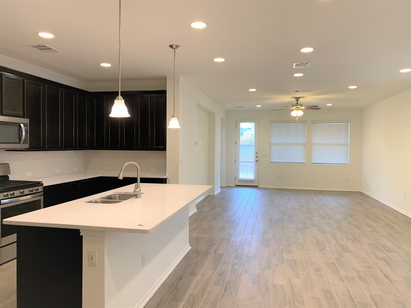 Home in The Village at Wells Branch – photo 4