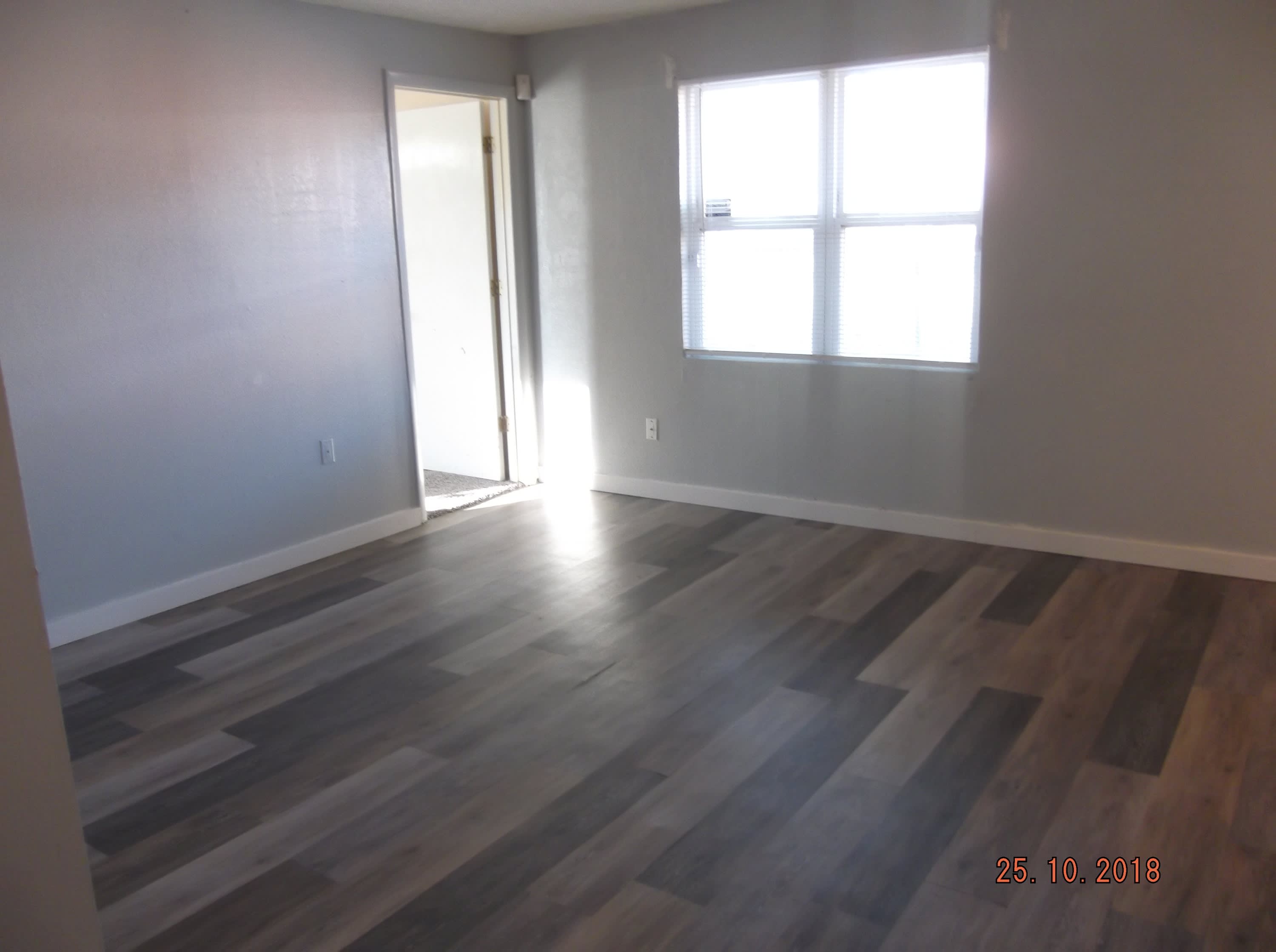 904 West Hefner Road – photo 4