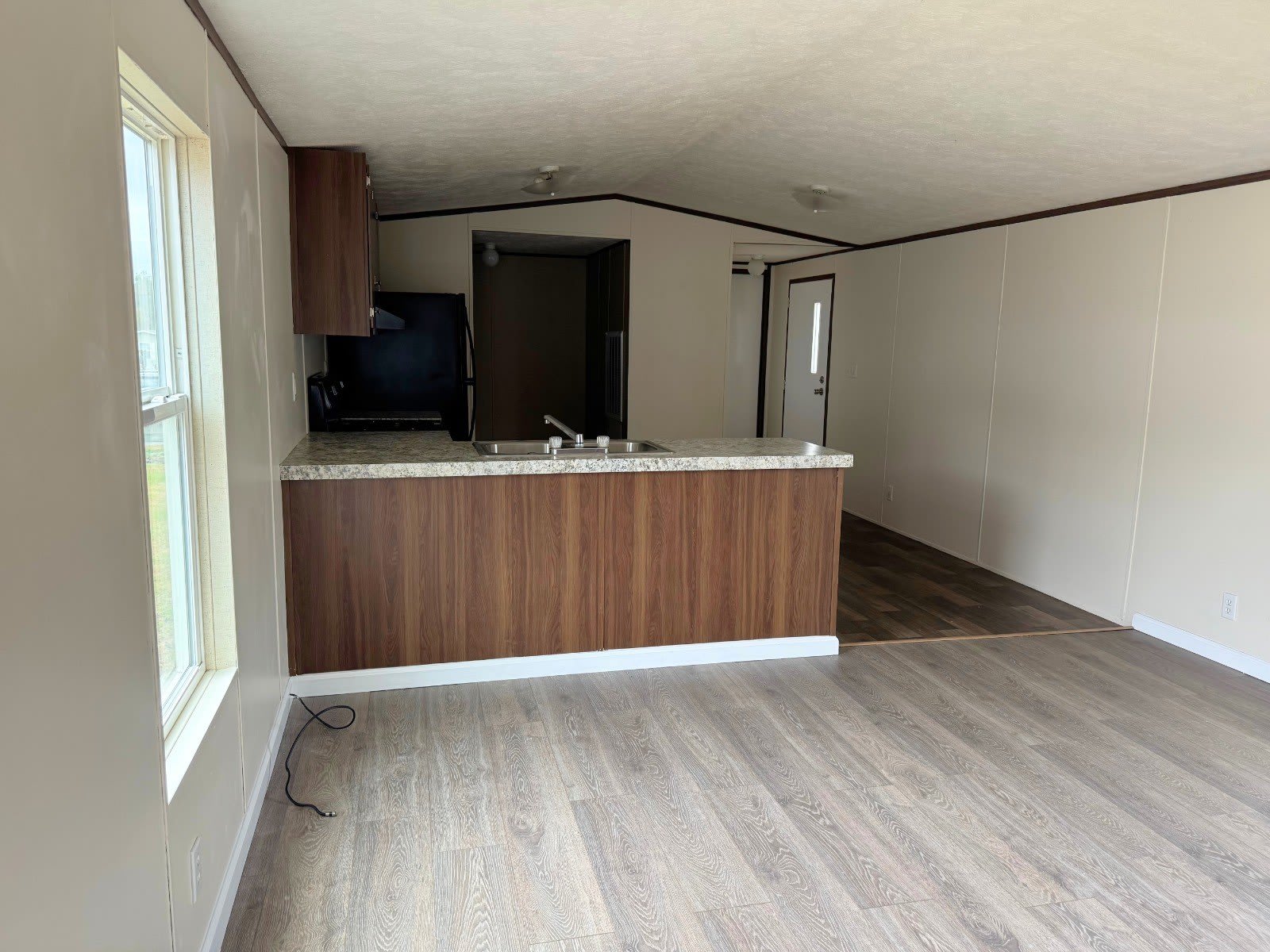 565 Travis Way – photo 3