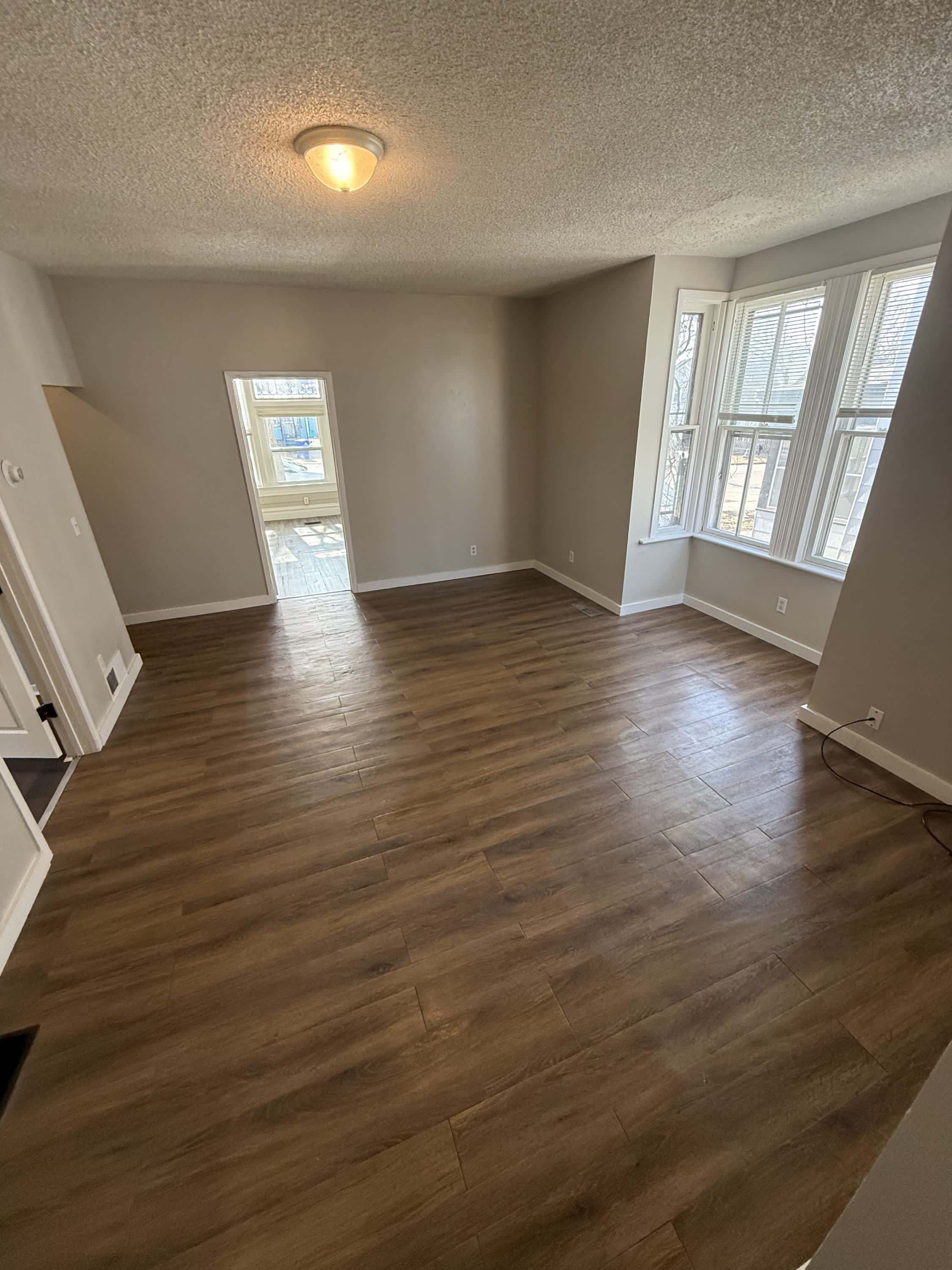 691 5th St. E, 1 – photo 1
