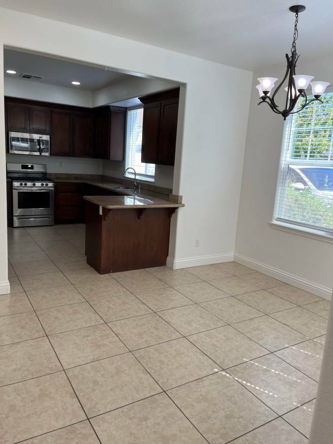 4058 Calloway Drive – photo 3