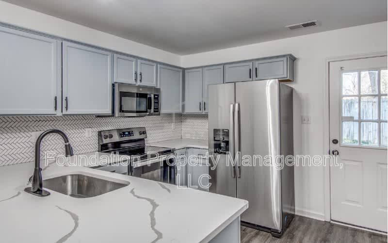 484 High Point Terrace – photo 4