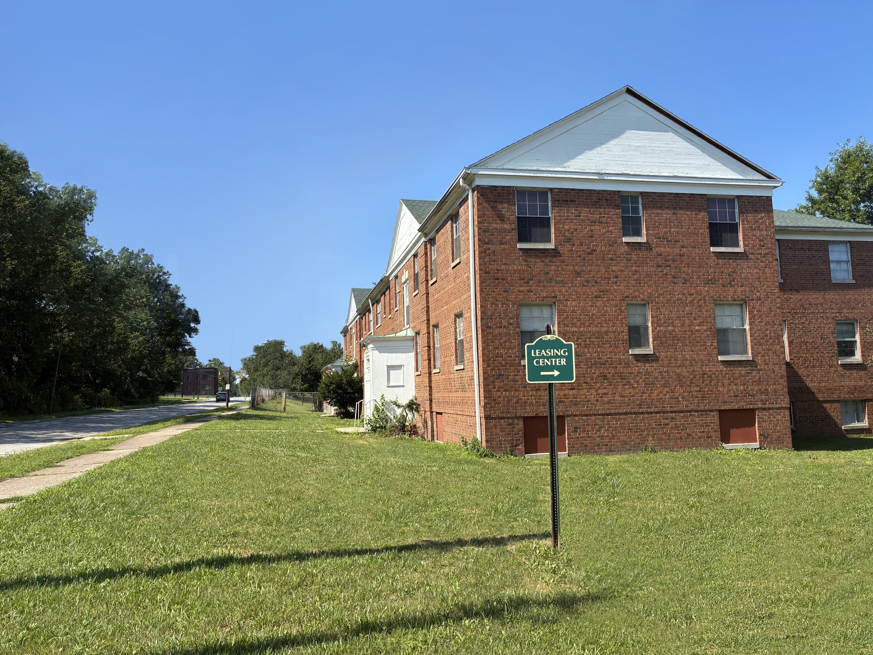 1876 Forrest Hills Blvd-4 – photo 4