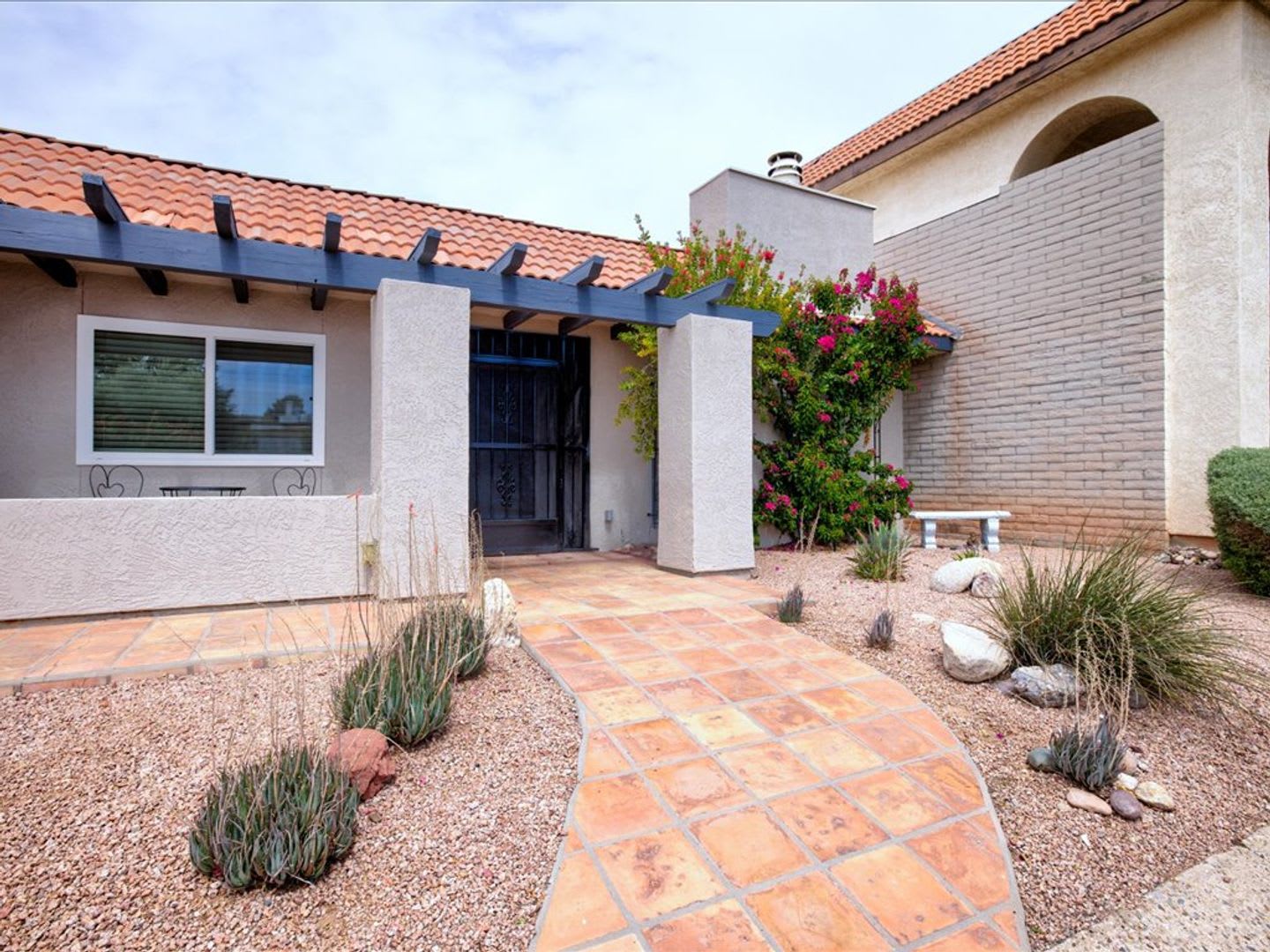 Scenic Living at Dorado Golf Course; 3 Bedroom 2 Bathroom – photo 1