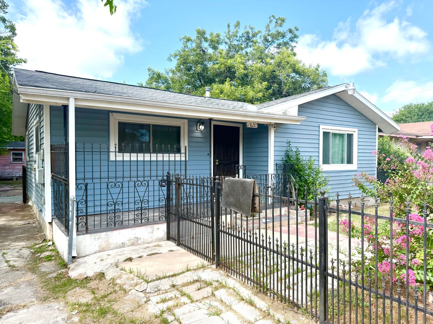 Charming 2-Bedroom Home with Flex Room & Gated Entry – photo 1
