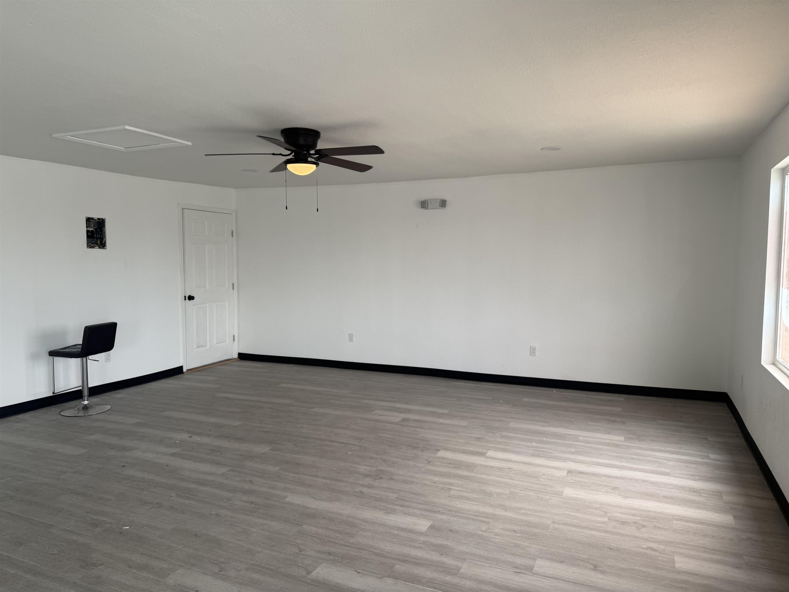 600 E 10th – photo 3