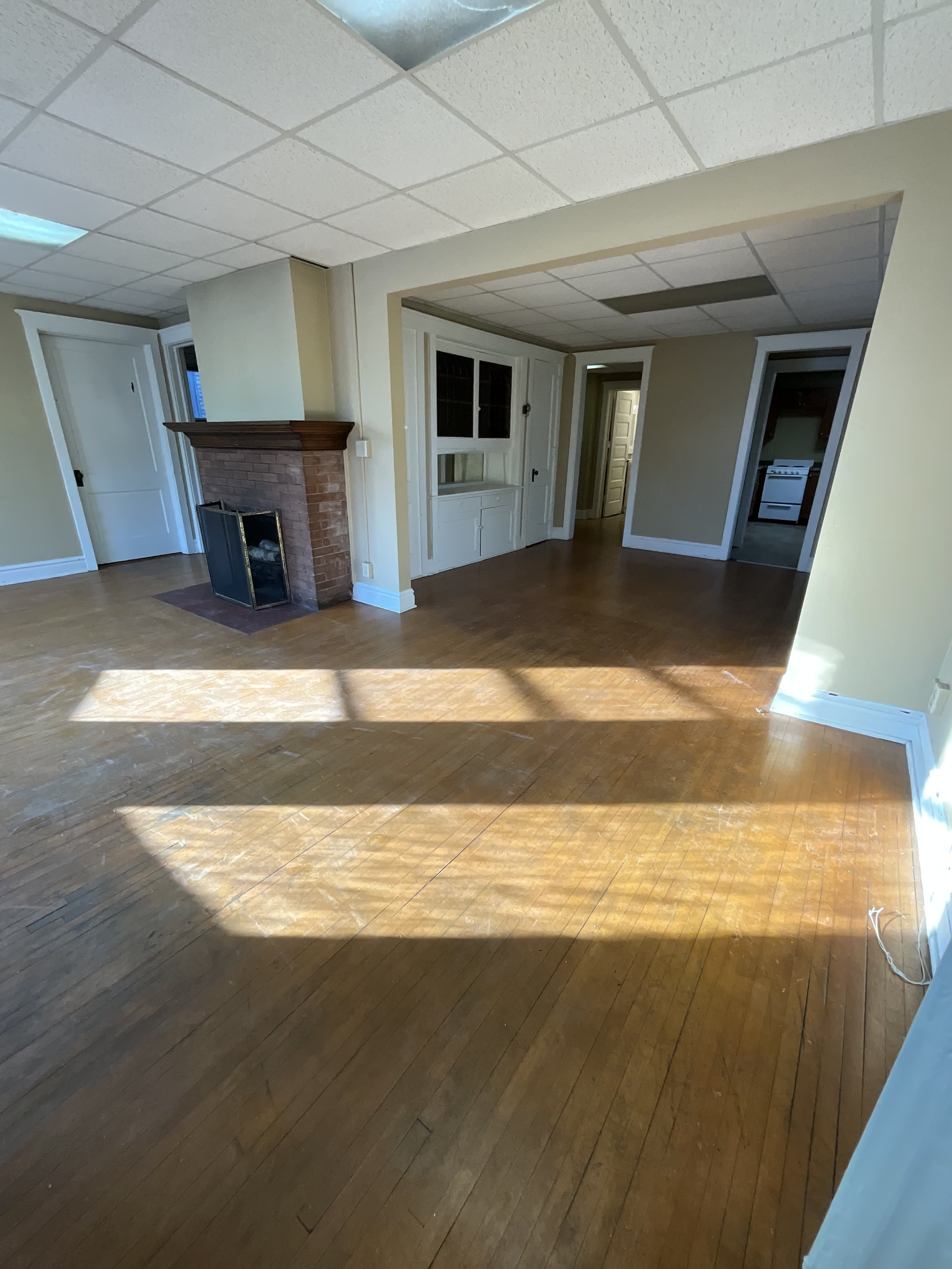 120 N 8th Ave E – photo 2