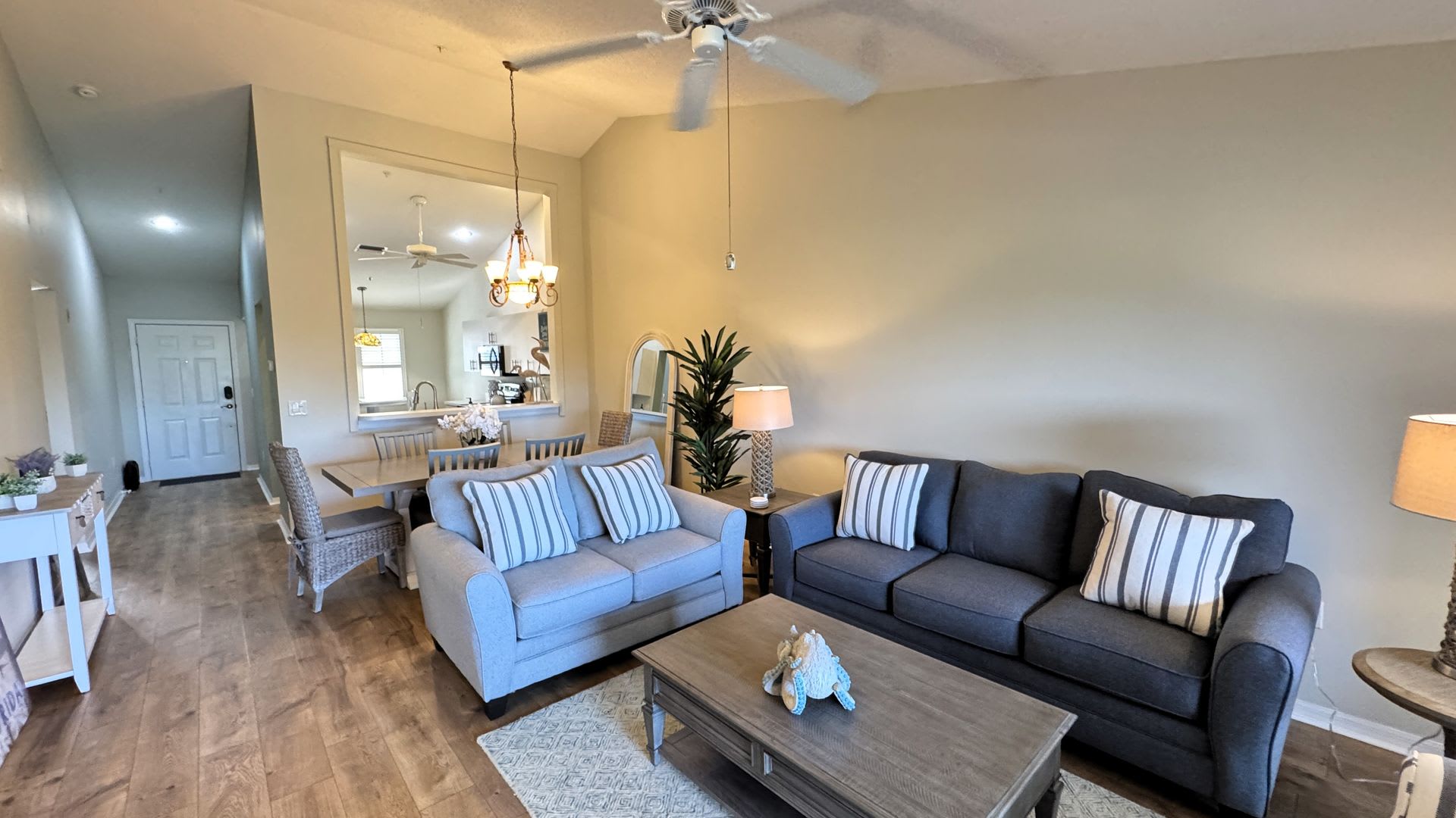 Furnished Short Term Rental – photo 3