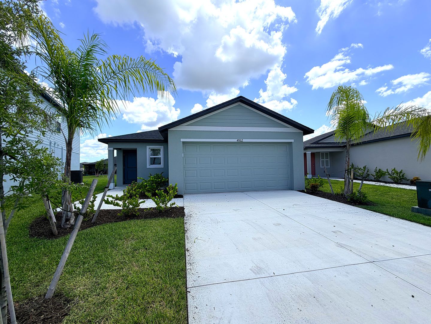 1ST MONTH RENT FREE! 3/2/2 BRAND NEW HOME IN CRANE LANDING!!! – photo 2