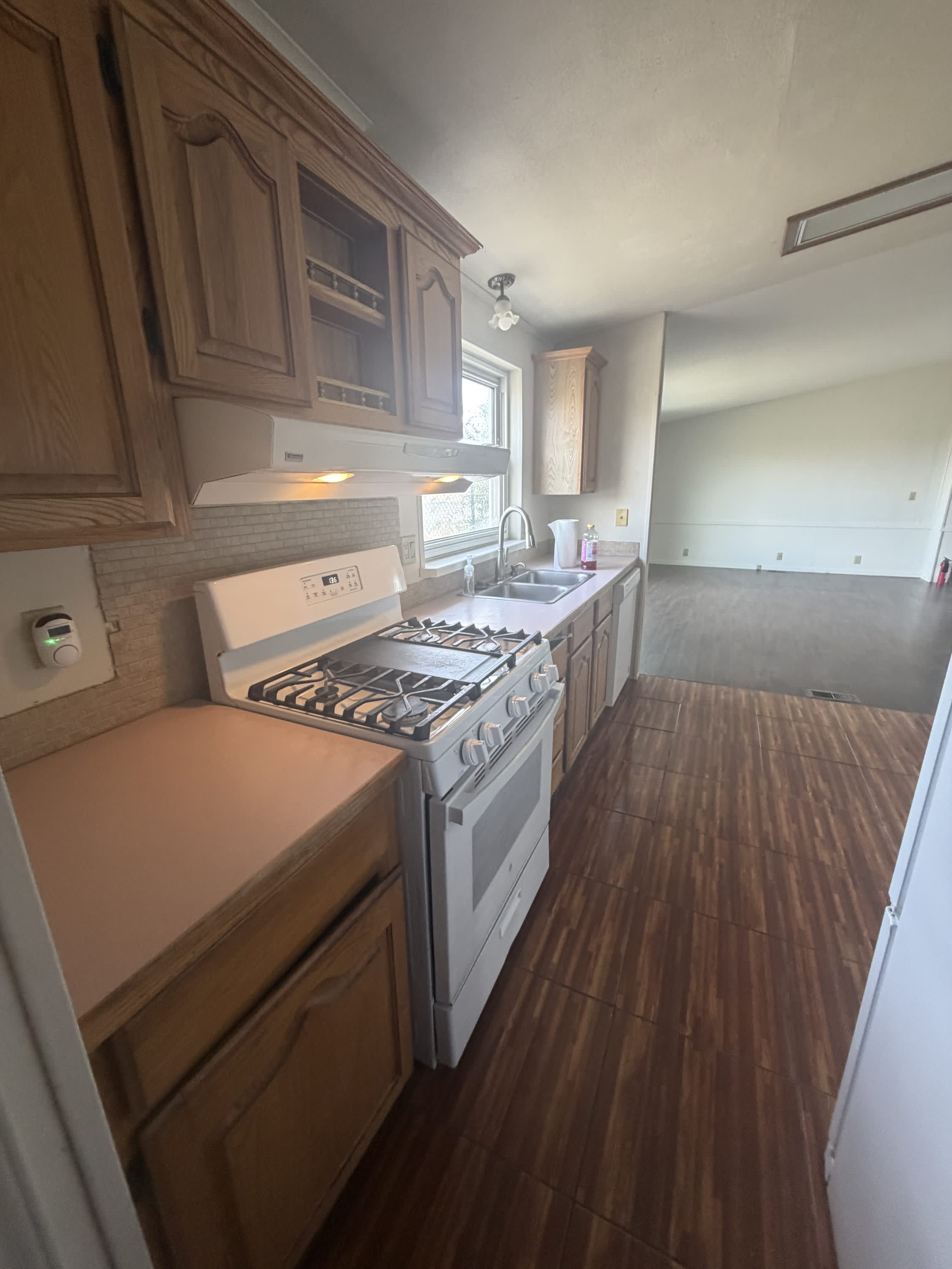 690 Maple Court – photo 5